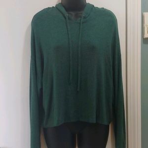Flowy cropped hoodie